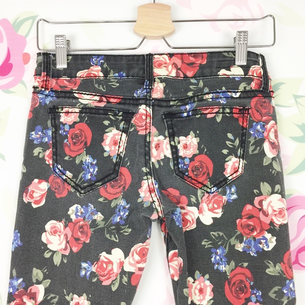Hot Kiss Cat Capri Floral Printed Capri Jeans 4 - Picture 4 of 8